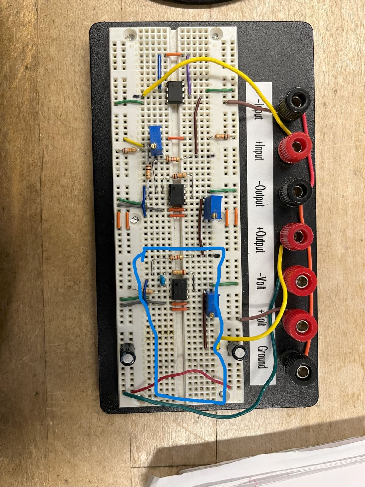 (3)
-rout
++Input
-Output +Output
-Volt
+Kolt
Ground
V
23500
e
34 55 40 37
UAZ 41CP
1201-24